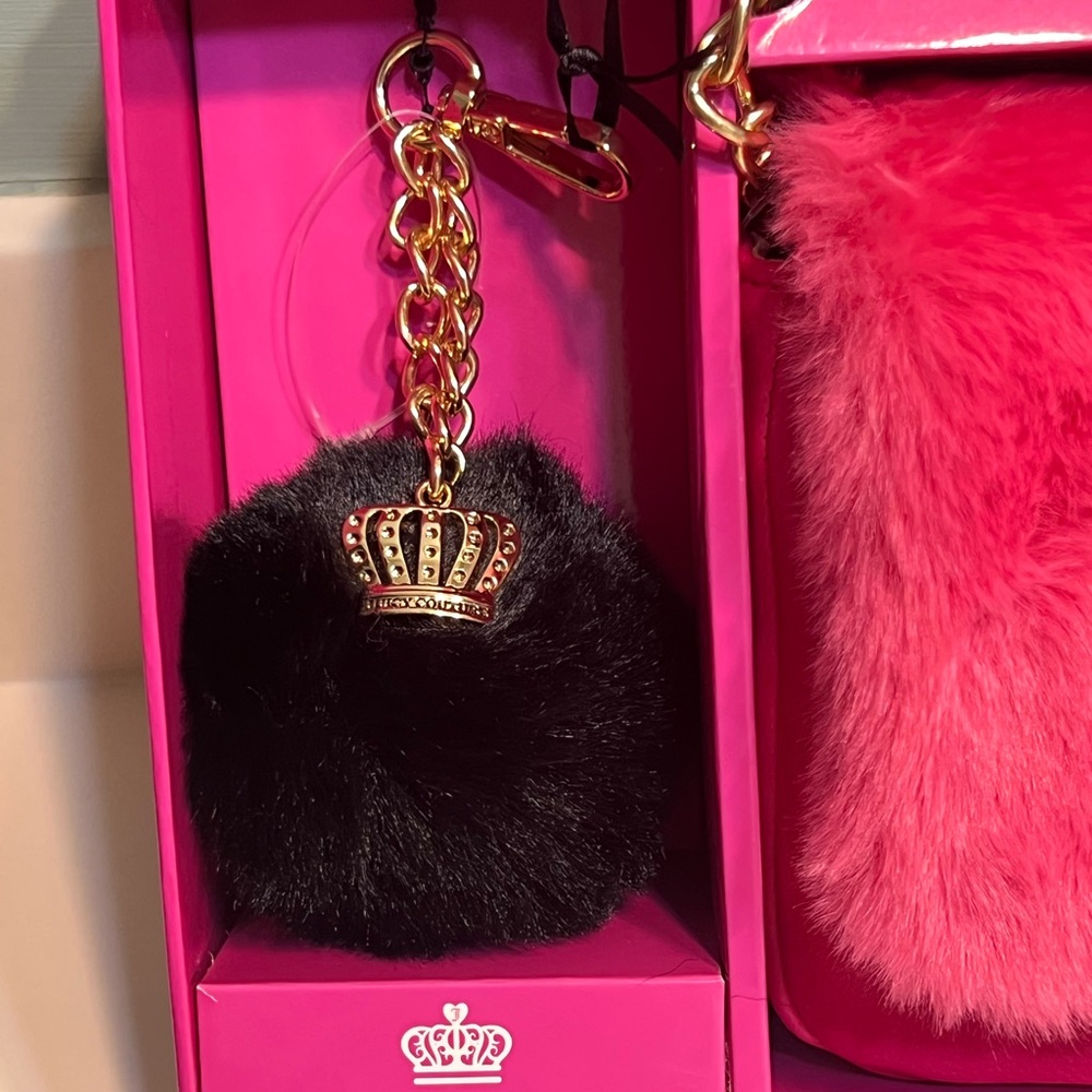 Juicy Couture Faux Fur Hot Pink Free Love Flap Crossbody & Black Fluffy Keychain - Picture 6 of 6